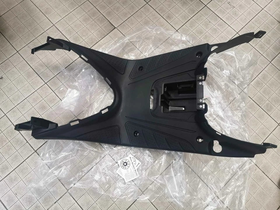 KIT 4 CARENE BIANCO LUCIDO + PEDANA+SOTTOPEDANA+RETROSCUDO MBK BOOSTER E YAMAHA 50 BWS 2004-2016