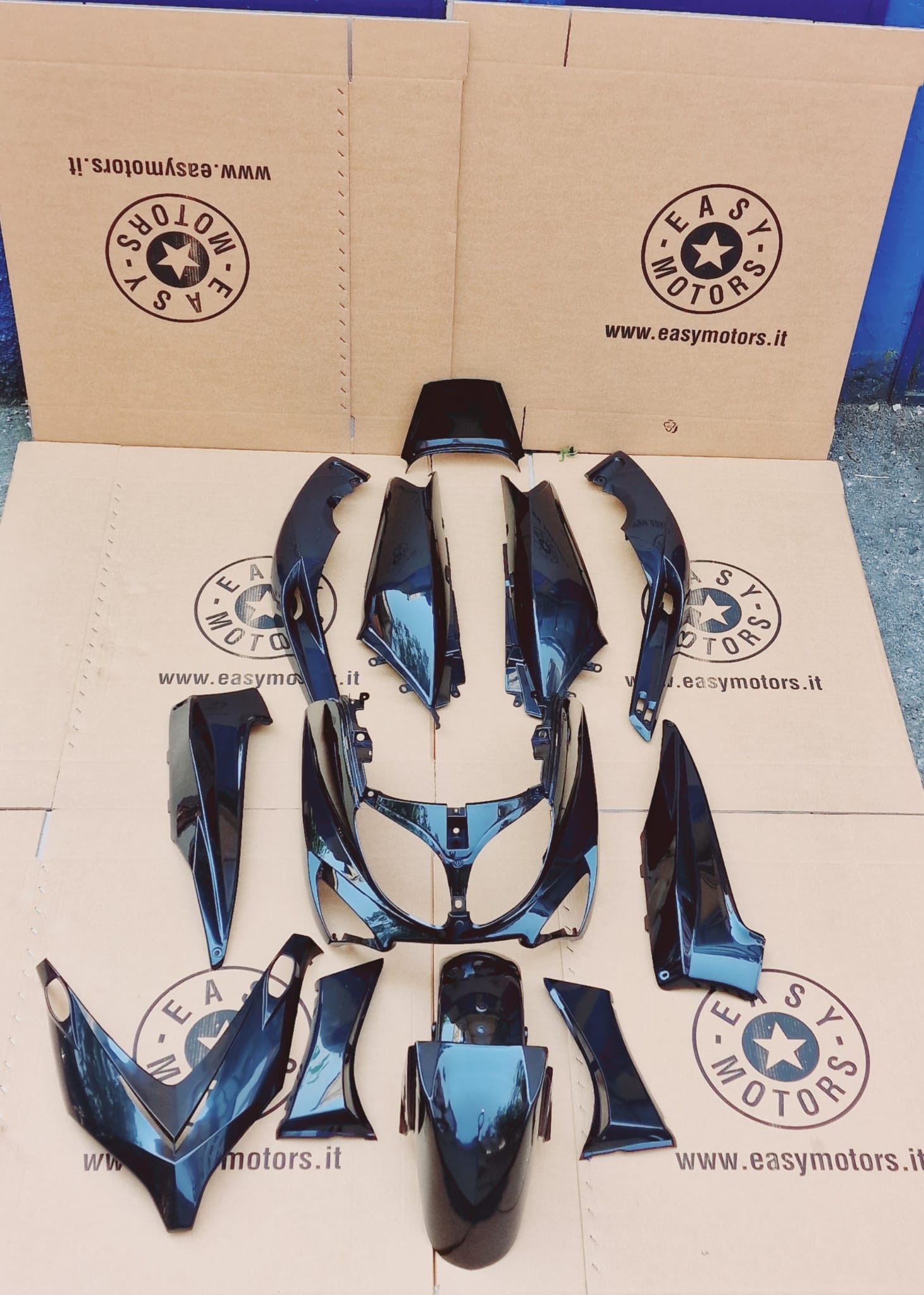 KIT CARENE 12 PEZZI NERO LUCIDO VERSIONE SPORT YAMAHA TMAX T-MAX 500 2001-2007