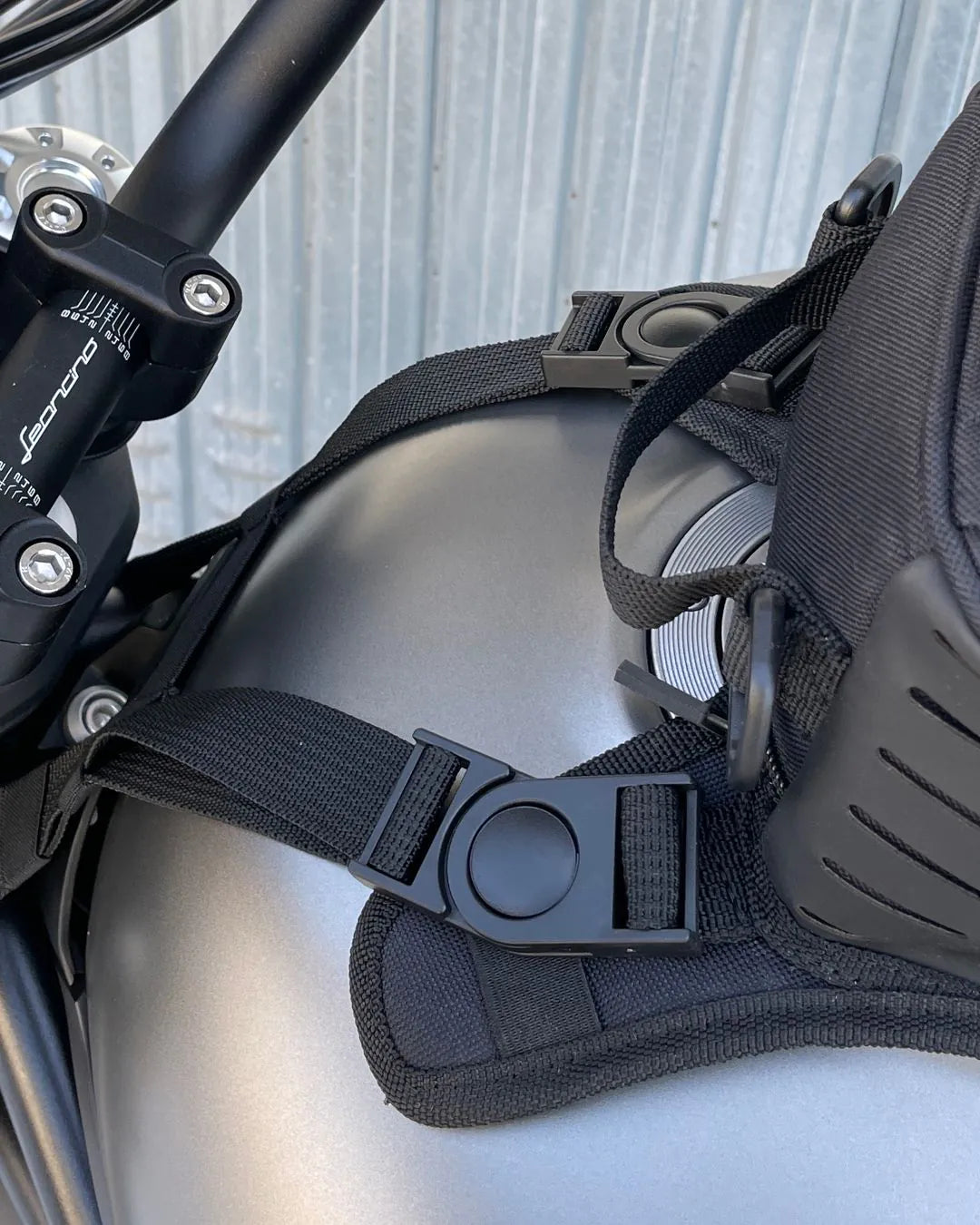 BORSA DA SERBATOIO OJ ROOKIE M167 3,2LT NERO PER MOTO
