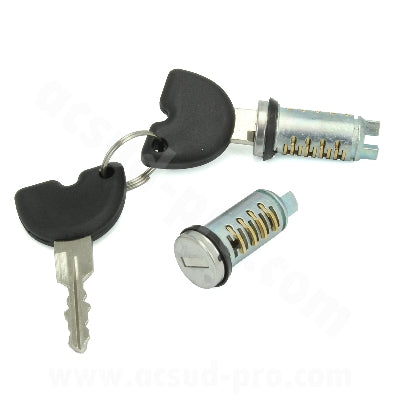 KIT CHIAVI / ACCENSIONE CILINDRI SERRATURE PIAGGIO ZIP 2T ET 4T, 125CC LIBERTY 2T ET 4T, 125CC VESPA LX 2T ET 4T, 125CC FLY 2T ET 4T, 125-250-500CC BEVERLY ( OEM : 576825 )