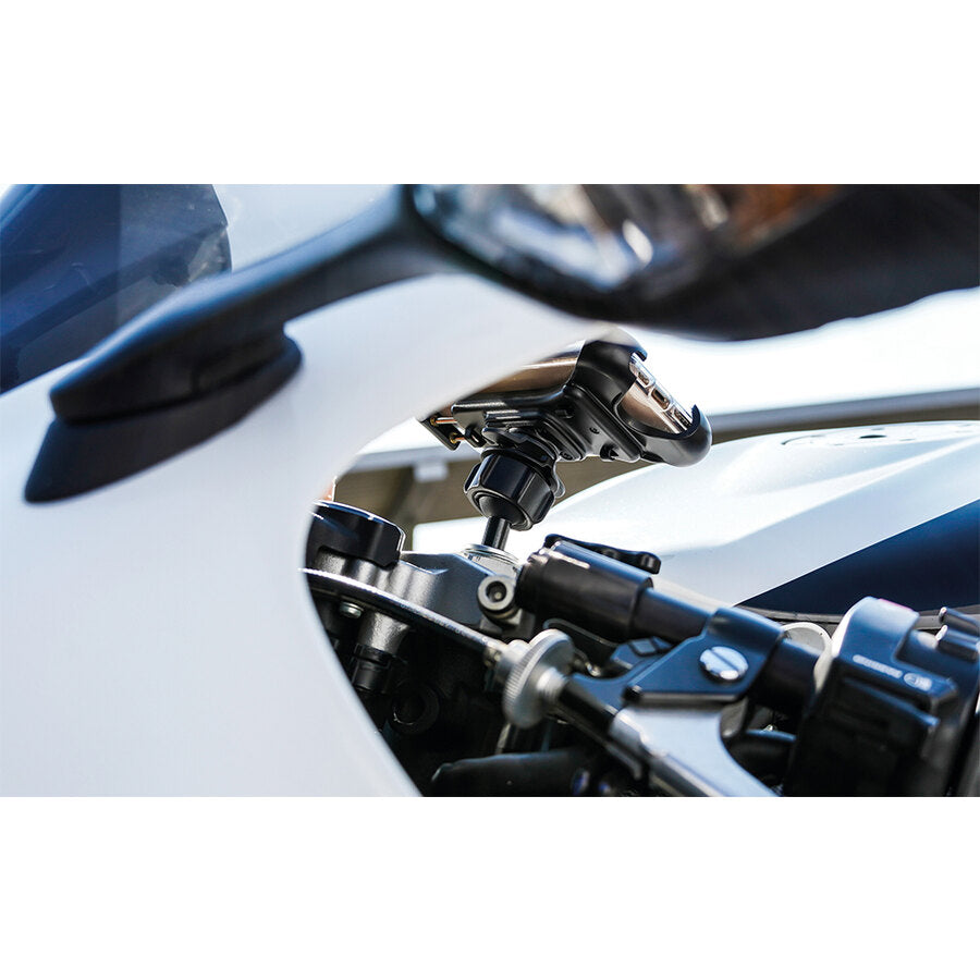 Supporto Porta telefono Smartphone Moto Scooter con attacco per vaschetta olio freni / frizione Optiline 91596+90453 T-max