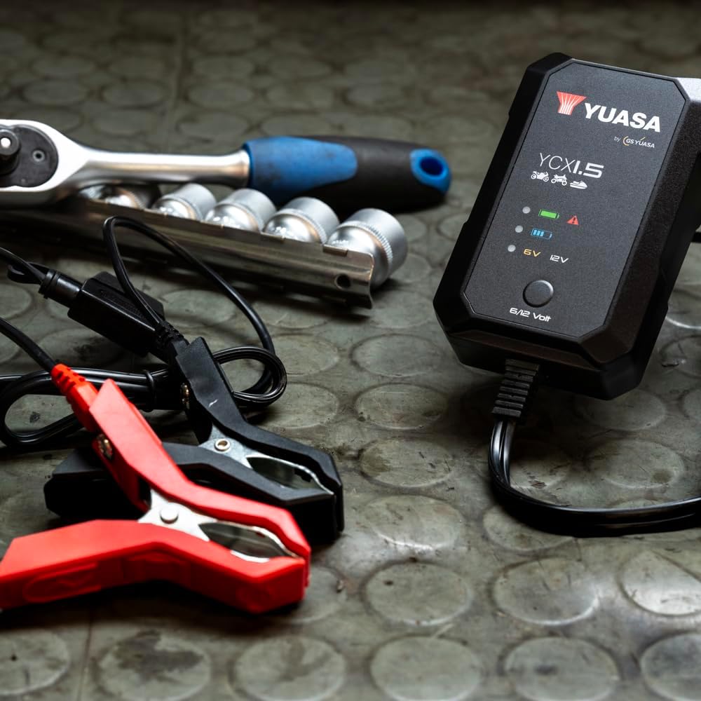 MANTENITORE DI CARICA BATTERIE YUASA YCX 1.5 6V/12V 1,5A CAPACITA 30 AH