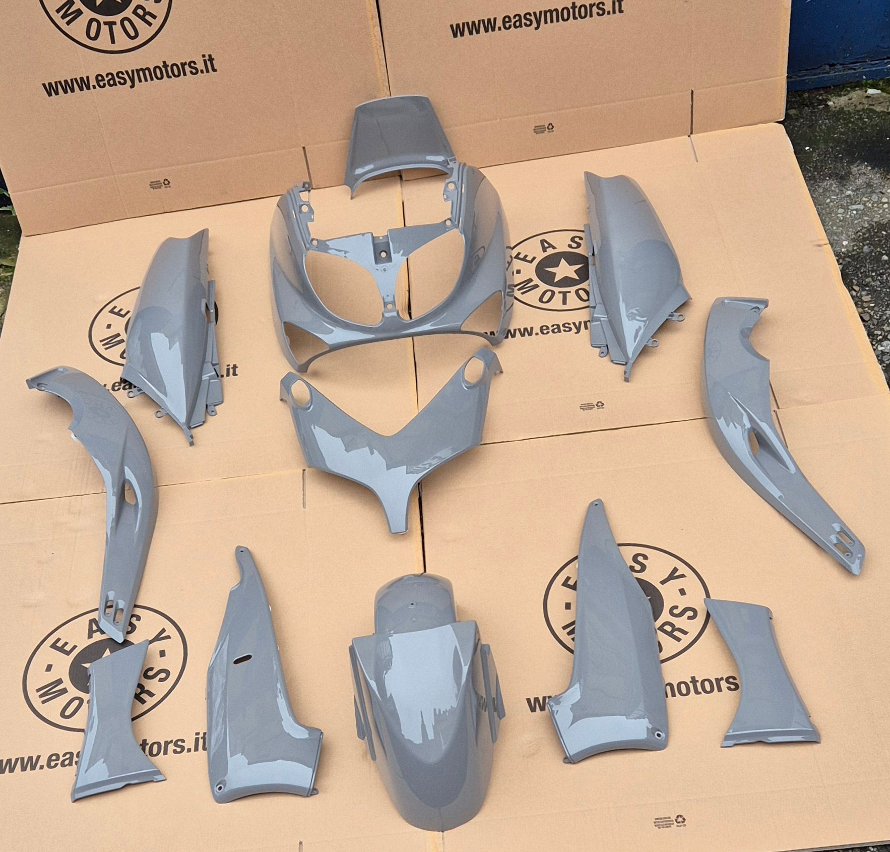 KIT CARENE GRIGIO NARDO GREY YAMAHA T-MAX 500 DAL 2001 AL 2007 12 PZ 77380004