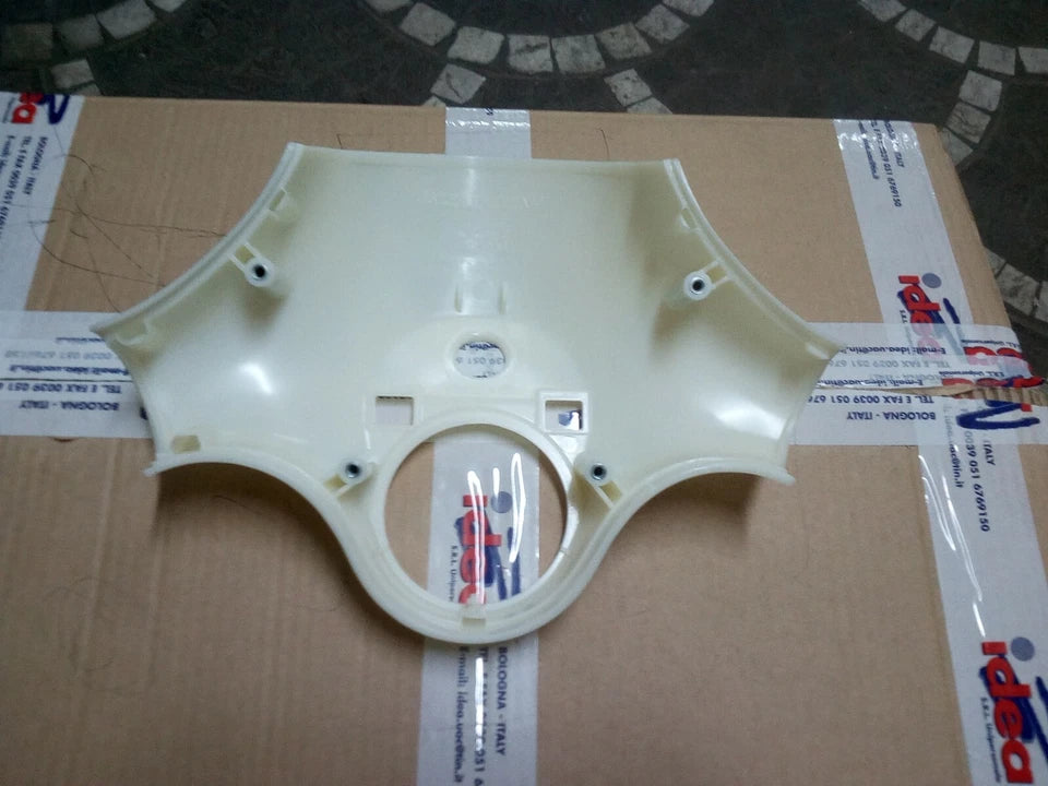 COPRIMANUBRIO 1°  serie SENZA FRECCE Piaggio 2 fori  VESPA PX-PE  NON VERNICIATO  rif oem 174014