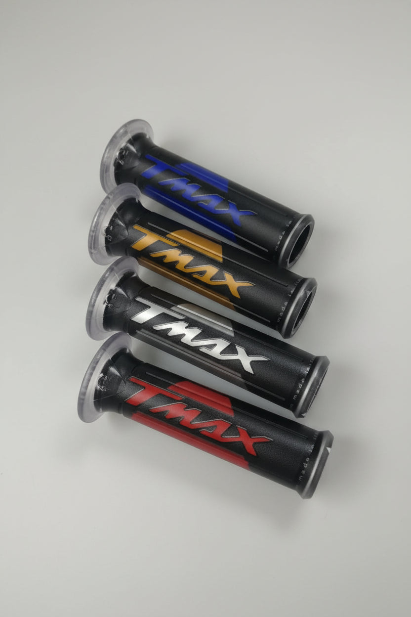 COPPIA MANOPOLE CON SCRITTA TMAX VARI COLORI YAMAHA T MAX 500 530 560 2001-2026