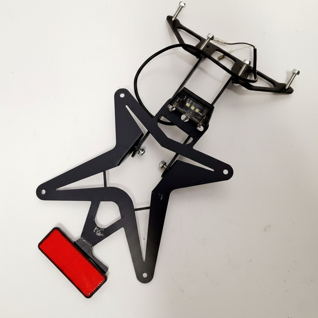 PORTATARGA SPORTIVO SPECIFICO PER YAMAHA T-MAX TMAX 500/530 2008-2016 OMOLOGATO