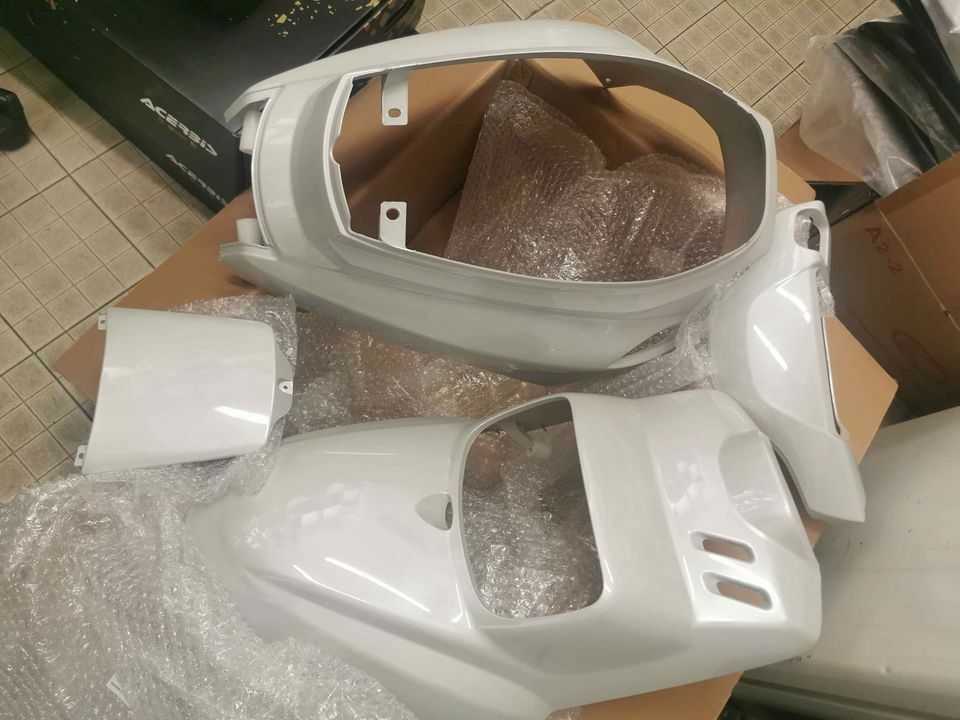 77390010 YAMAHA BW'S BWS MBK BOOSTER 04 PLASTIC FAIRING KIT PEARL WHITE 4 PIECES|277831155398